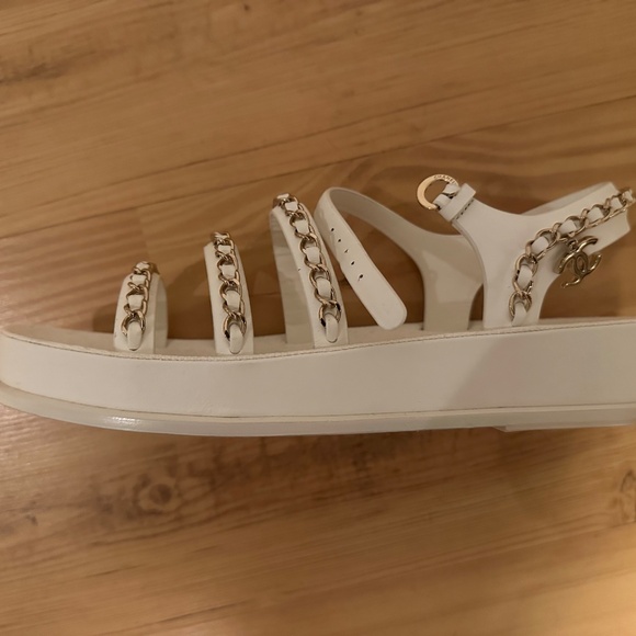 CHANEL CHAIN CALFSKIN SANDALS 39C - Picture 2 of 6